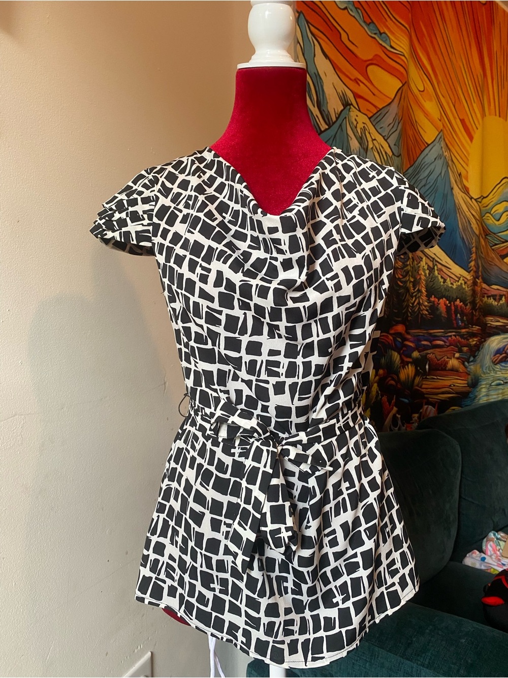 Merona Indie Sleeze Black & White Geometric Tie-Waist Top
